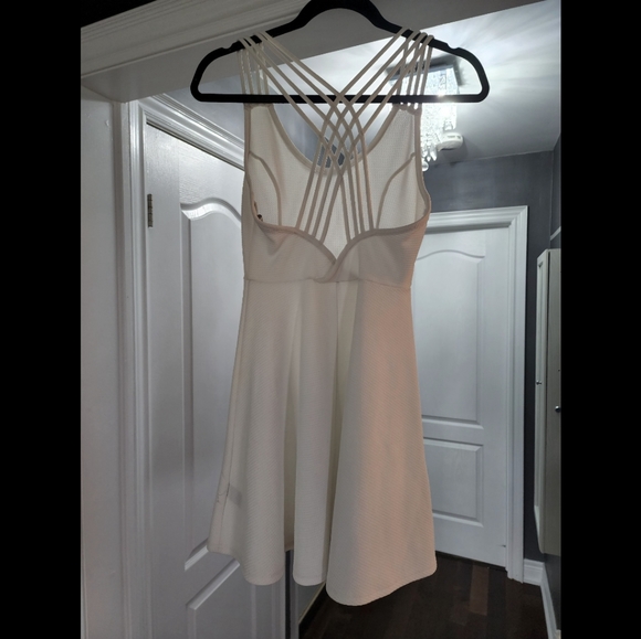 Charlotte Russe White Dress. Size M. - Picture 4 of 7